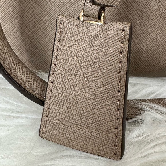 Michael Kors Hamilton East West Satchel Leather Bag - Picture 4 of 16